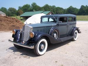 Pierce-Arrow Series 836 5-Passenger Sedan 1933 года